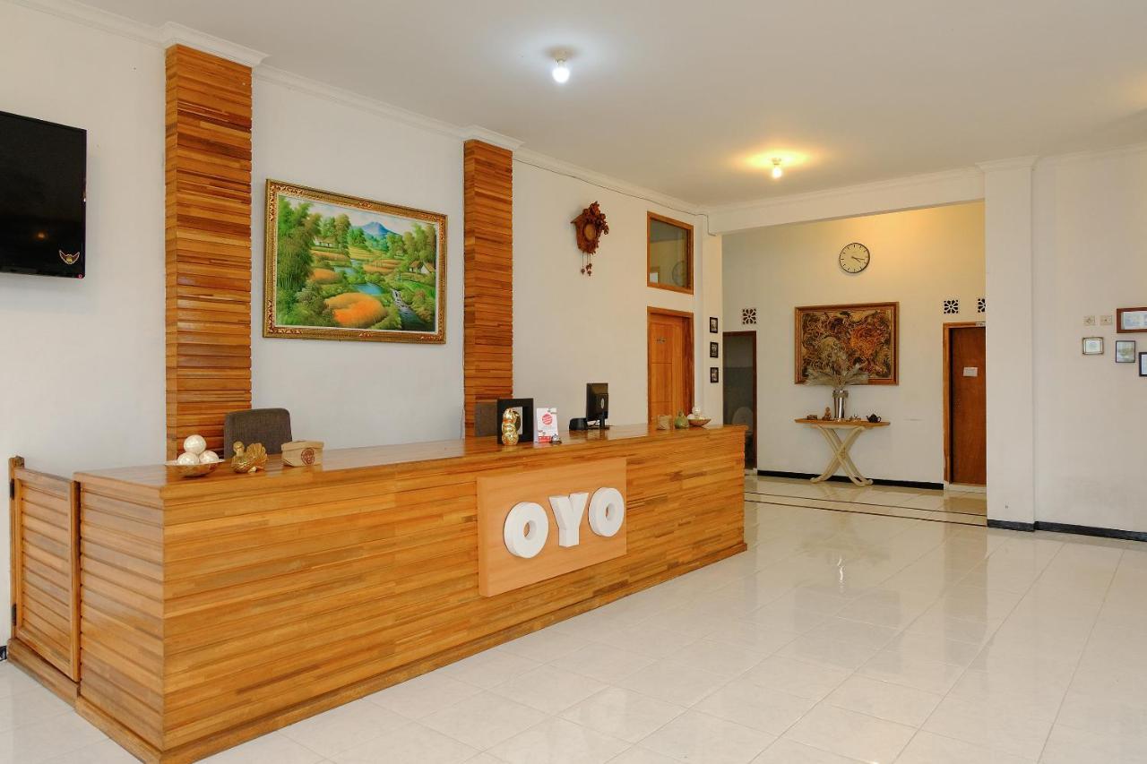 Oyo 446 Hotel Kawi Surapatha Malang Exterior foto