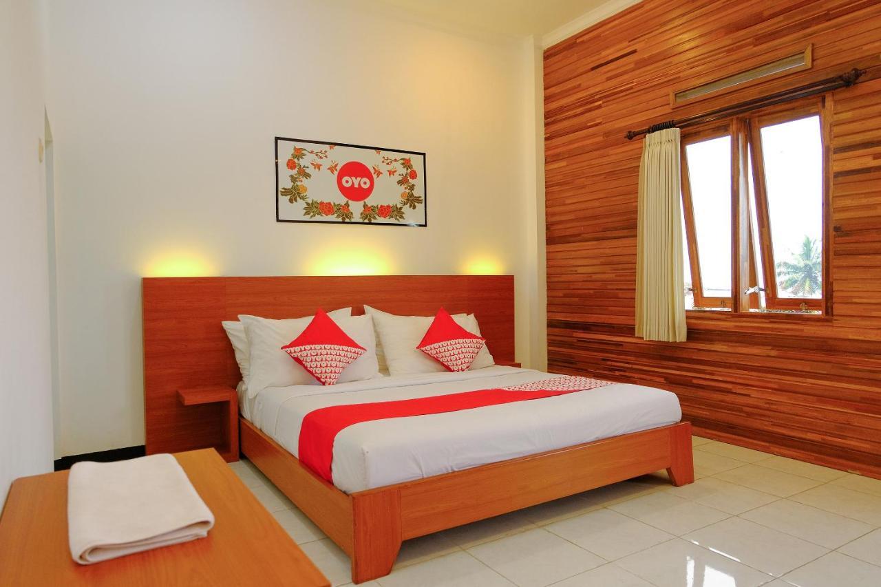 Oyo 446 Hotel Kawi Surapatha Malang Exterior foto