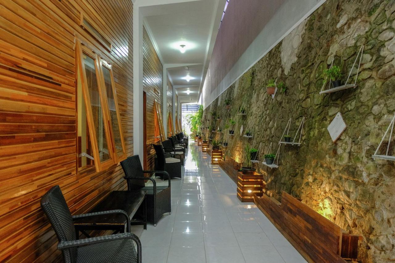 Oyo 446 Hotel Kawi Surapatha Malang Exterior foto